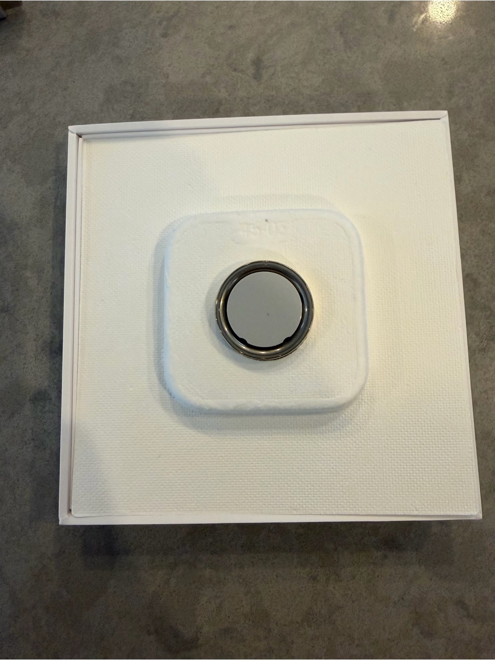 Oura Ring 4 Gold Exterior with Silver Interior - Picture 3 of 5